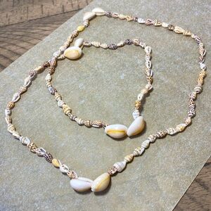 π
Seashell Necklace π